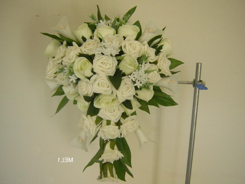 white tiny filler flowers,