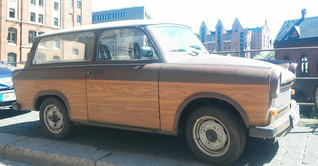 Trabant DDR Auto in HH Speicherstadt