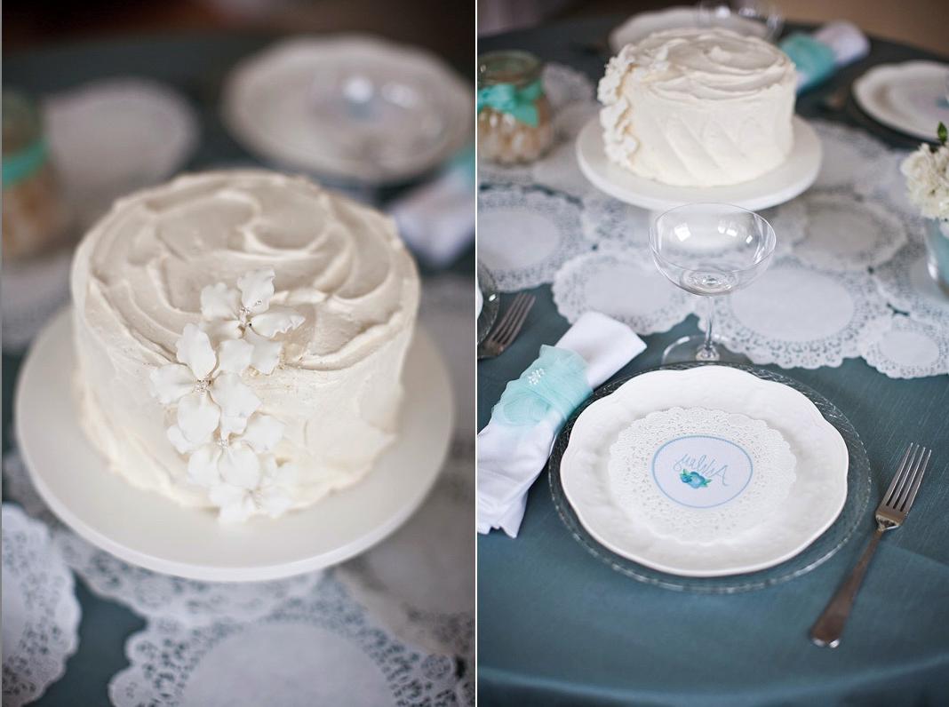 white-cake-centerpiece-ideas-