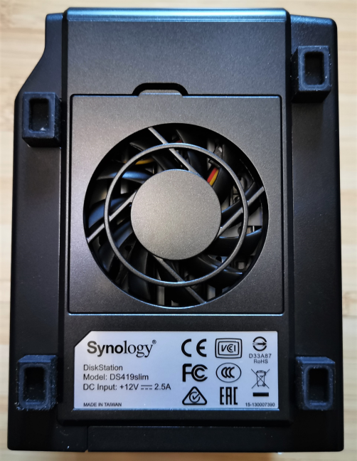 Synology DiskStation DS419slim: el ventilador en la parte inferior