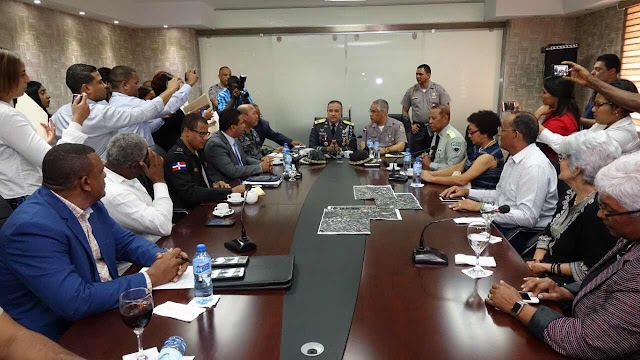 Director Policial se reúne con organizadores de la Marcha Verde para garantizar el orden y la seguridad 