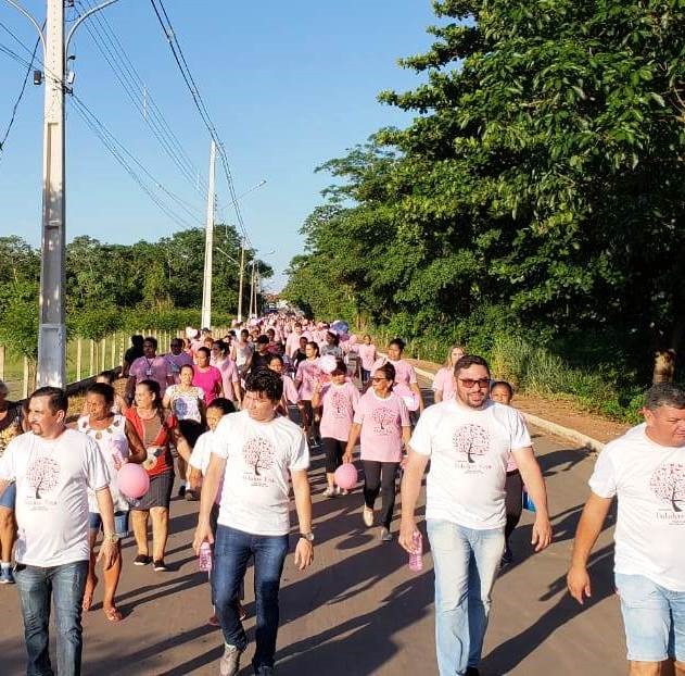 Saúde encerra Outubro Rosa com caminhada em Rosário Oeste