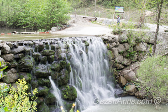 Naturköy'den geçen dere başındaki şelale, Sapanca Mahmudiye