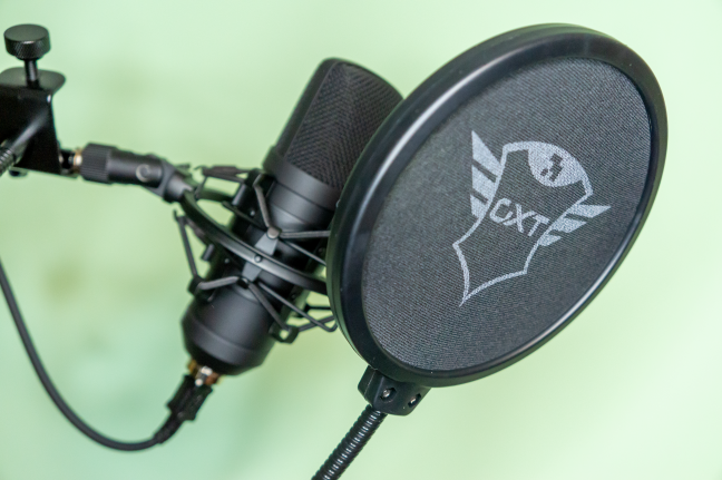 Het popfilter van de Trust GXT 252+ Emita Plus