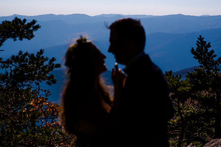 Fotógrafo de casamento Andrei Dumitrache (andreidumitrache). Foto de 17 de novembro 2021