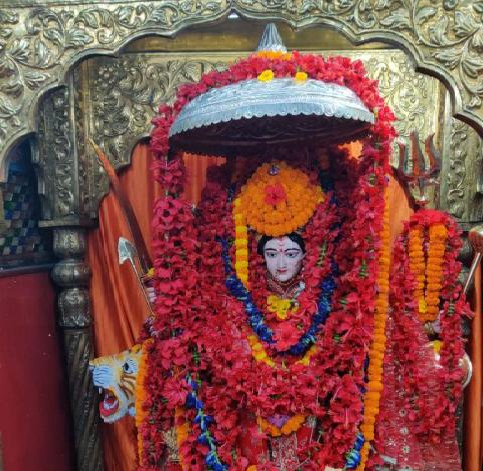 नवरात्र के छठवा दिन देवी के छठा स्वरूप मां कात्यायनी के पूजा के विधान का बा जाने खातिर पढ़ी पूरा रिपोर्ट ।