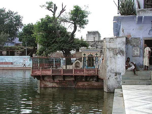 radha-kunda-3