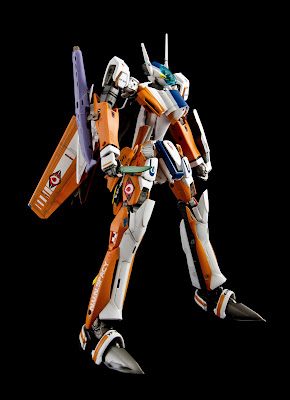 YF-25_Battroid_06.jpg