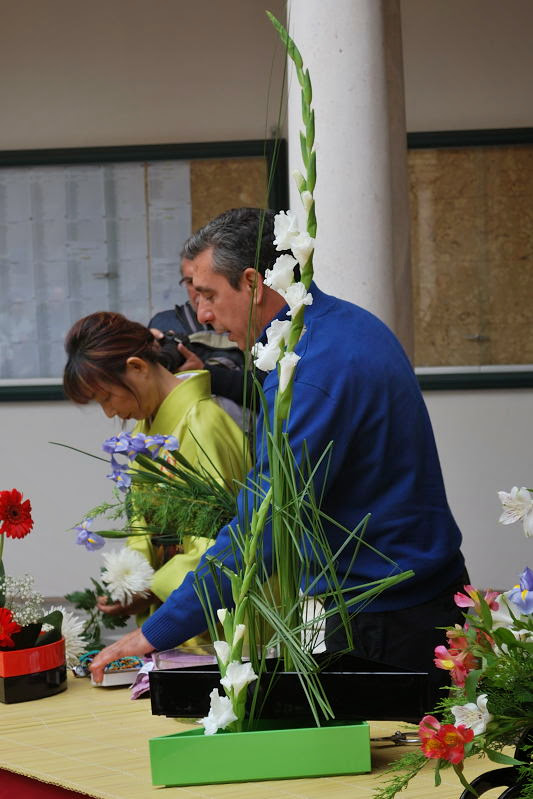 XXV Exposición de Primavera de la Asociación Cordobesa de Bonsái. 146+Demostraci%25C3%25B3n+de+Ikebana+a+cargo+de+la+Sra.+Michiko+Iwakura+y+Miguel+%25C3%2581ngel+Gonz%25C3%25A1lez+20130519+164+DSC_0298