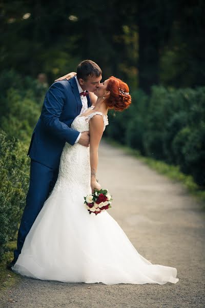 Fotógrafo de casamento Vasiliy Lazurin (lazurinphoto). Foto de 5 de outubro 2018