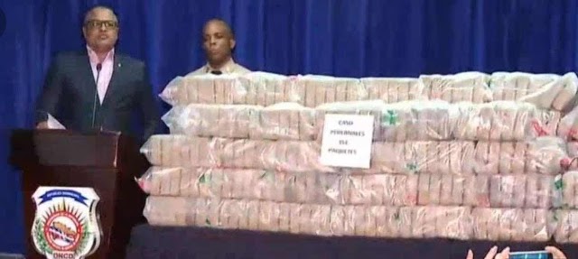 DNCD y la Armada Dominicana incautan en Pedernales 351 paquetes de supuesta cocaína      