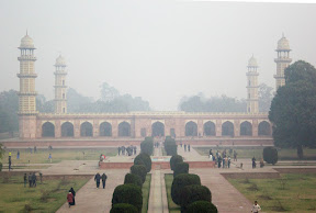 Complete view of Jahangir’s tomb