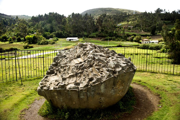 O misterioso monólito Sayhuite