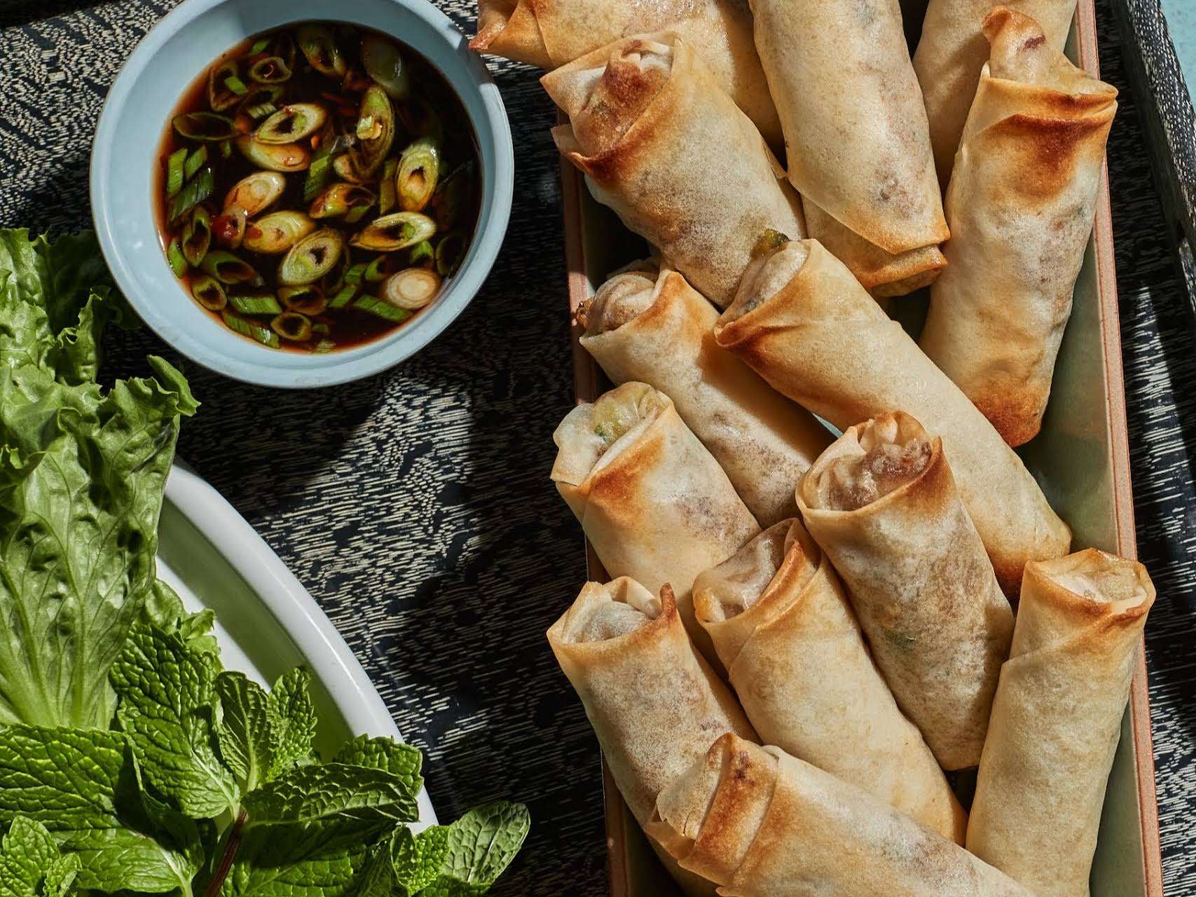Strawberry Spring Rolls with Brown Rice Paper Wrappers - Chow Vegan