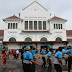 110 Porter Stasiun Cirebon Suguhkan Hiburan Flash Mob Untuk Penumpang