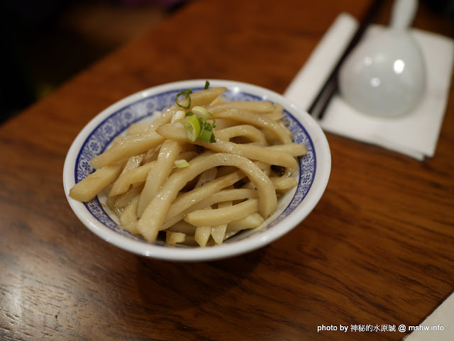 【食記】台中段純貞麻辣牛肉麵-廣三SOGO店@西區捷運BRT科博館 : 來自新竹的老字號美食,現在終於比較不用排隊了! 下午茶 中式 區域 午餐 台中市 台式 小吃 拉麵 捷運美食MRT&BRT 晚餐 滷味 牛肉麵 西區 飲食/食記/吃吃喝喝 麵食類 麻辣 