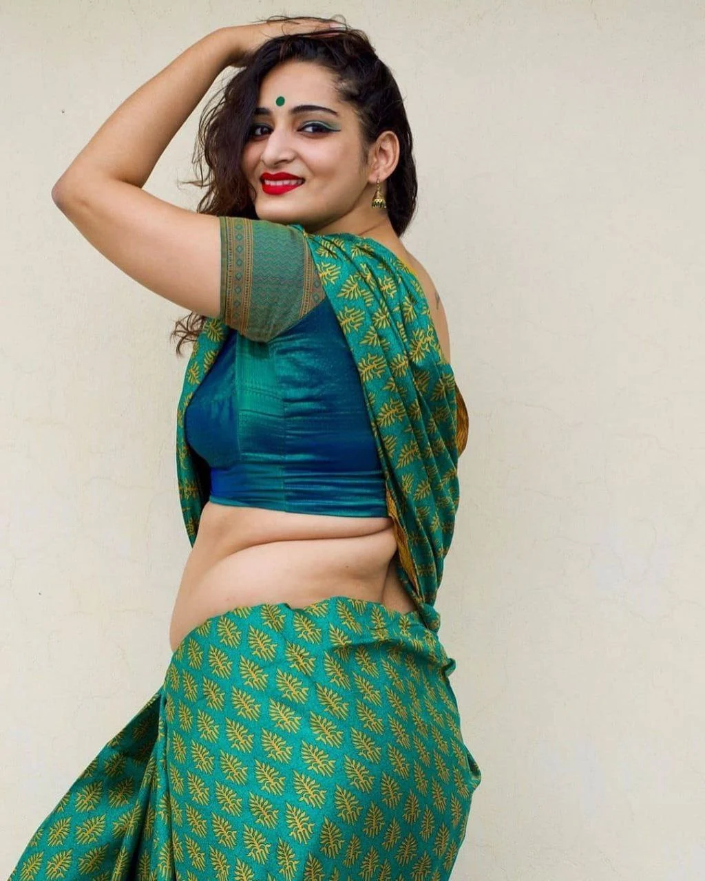 Malayalam Actress Hot Saree Images Beautiful Kerala Girl 