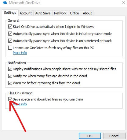 ภายใต้ Files On-Demand ให้เลือก "ประหยัดพื้นที่และดาวน์โหลดไฟล์ตามที่คุณใช้"