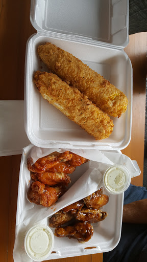 Restaurant «Kickin Chicken Wings», reviews and photos, 13551 SE 145th Ave, Happy Valley, OR 97015, USA