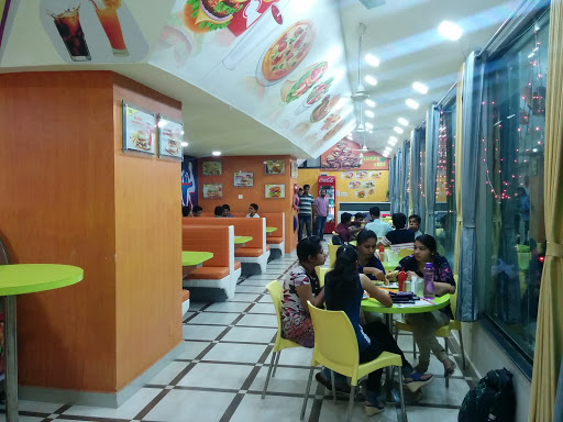 Burger Tree Fast Food, B1, C/o Vishawa Mitra Hotel, Major State Highway 3, Ausa Road, Latur, Maharashtra 413512, India, Vegetarian_Restaurant, state MH