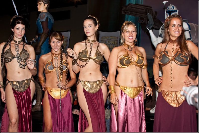 Princess Leia - Golden Bikini Cosplay_865825-0237