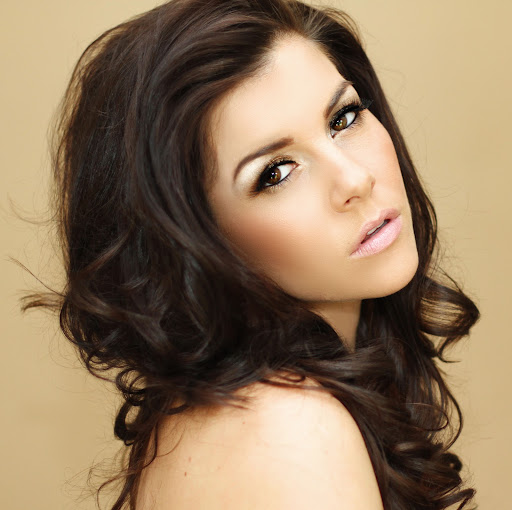 Imogen Thomas Photo 16