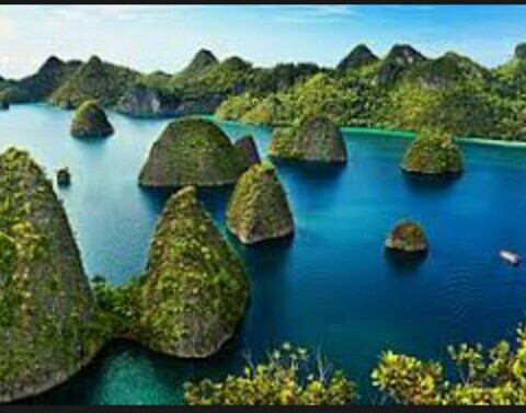 tempat wisata populer raja ampat papua