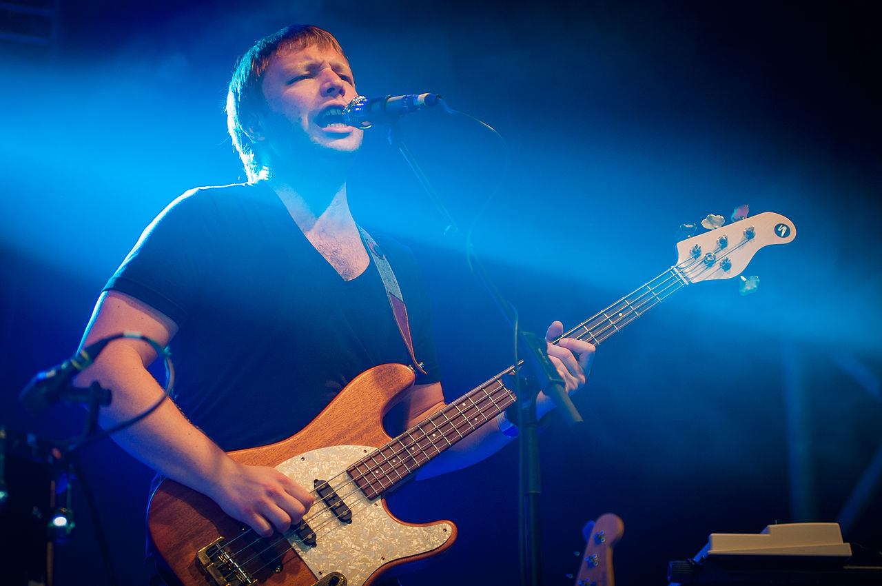 파일:external/upload.wikimedia.org/1280px-Ben_McKee_-_Ilosaarirock_2013_1.jpg