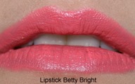 BettyBrightLipstickMAC10