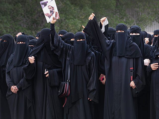 파일:external/media.breitbart.com/Saudi-Shiite-Women-Protesters-Getty.jpg