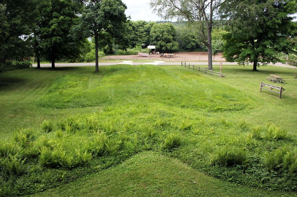 man-mound-1