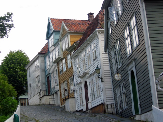 BERGEN. - NORUEGA I. DE TRONDHEIM A OSLO. FIORDOS Y GLACIARES. (2)