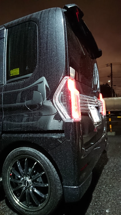 タントカスタムの雨の日ショットに関するカスタム事例の投稿画像1枚目