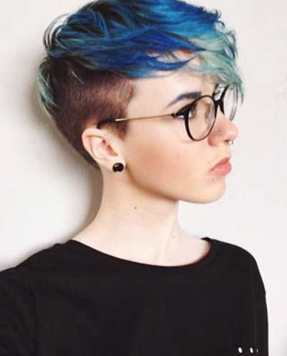 Blue short hair combinations & Pixie haircut ideas for ladies 2019