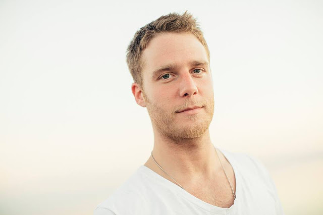 Jake McDorman Profile Pics Dp Images