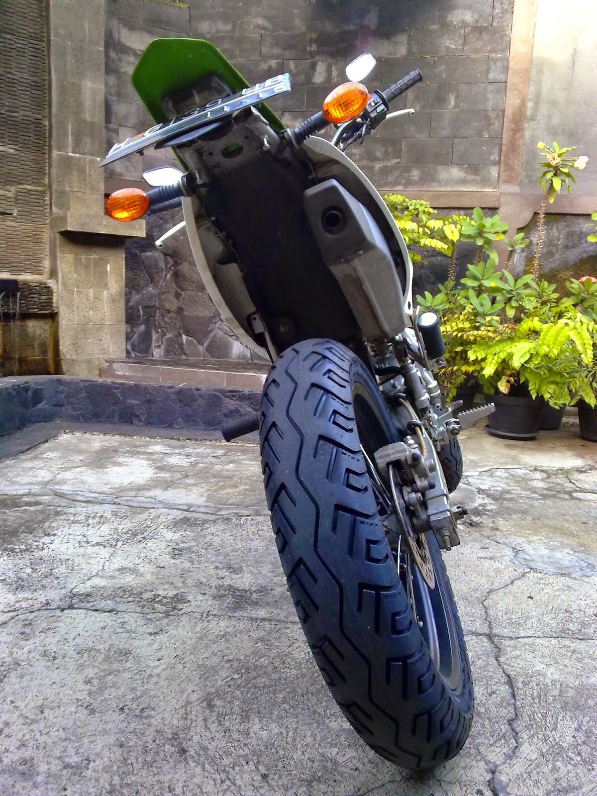 Modifikasi Motor Beat Ban Besar INDModif