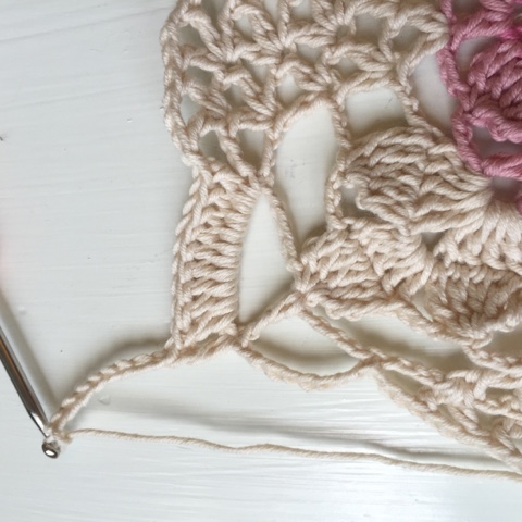 Ekte Lykke: The Rustic Lace Square - pattern and tutorial