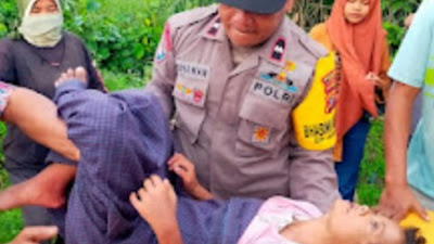 Penemuan Seorang Wanita Tergeletak Lemas di Aceh Timur Aipda Gunawan Bawa ke RSUD