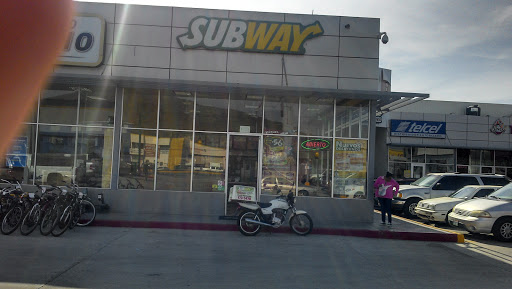 Subway, Carretera Tanspeninsular No. 1, Acapulco, Zona 4, 22890 Ensenada, BC, México, Restaurante especializado en sándwich submarino | BC