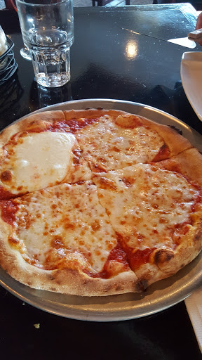 Italian Restaurant «LaVilla Brick Oven Pizza Italian Restaurant», reviews and photos, 55 E Main St, New Rochelle, NY 10801, USA