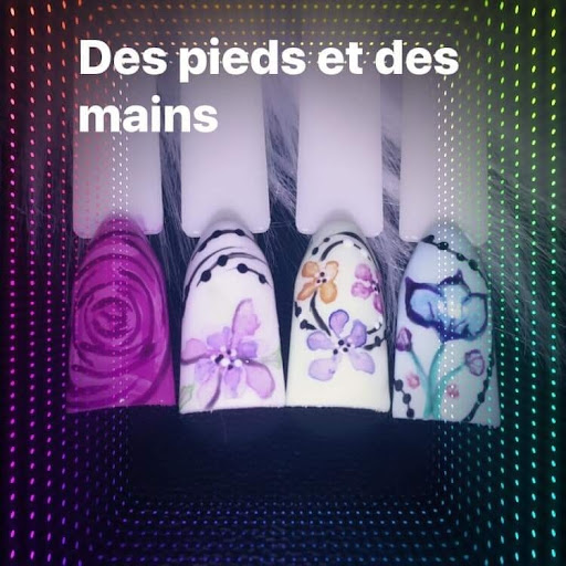 Des pieds et des mains logo