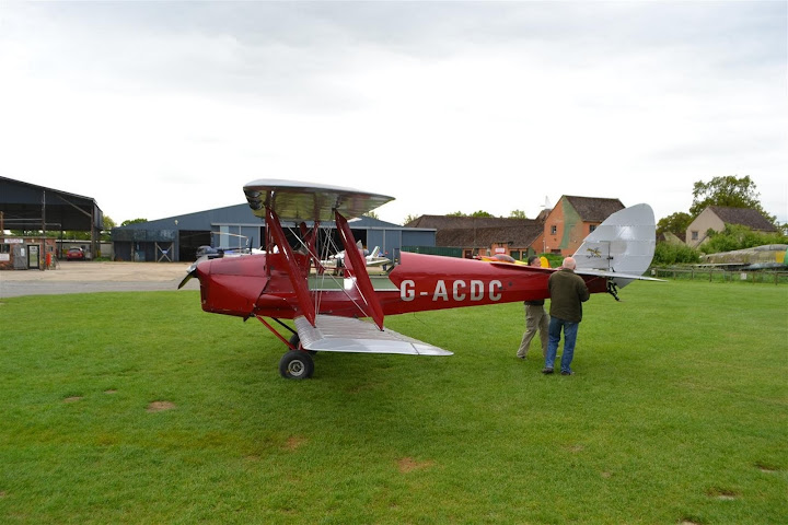 Preparing the Tiger Moth for flight