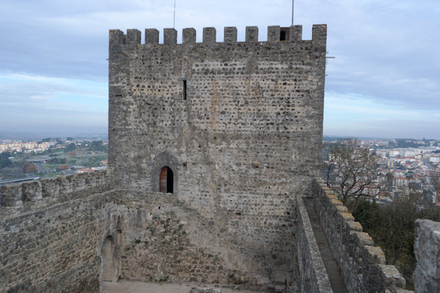 EL CORAZÓN DE PORTUGAL: MONASTERIOS, CASTILLOS Y ALDEAS - Blogs de Portugal - CASTILLO DE LEIRIA Y CONVENTO DE CRISTO DE TOMAR (7)