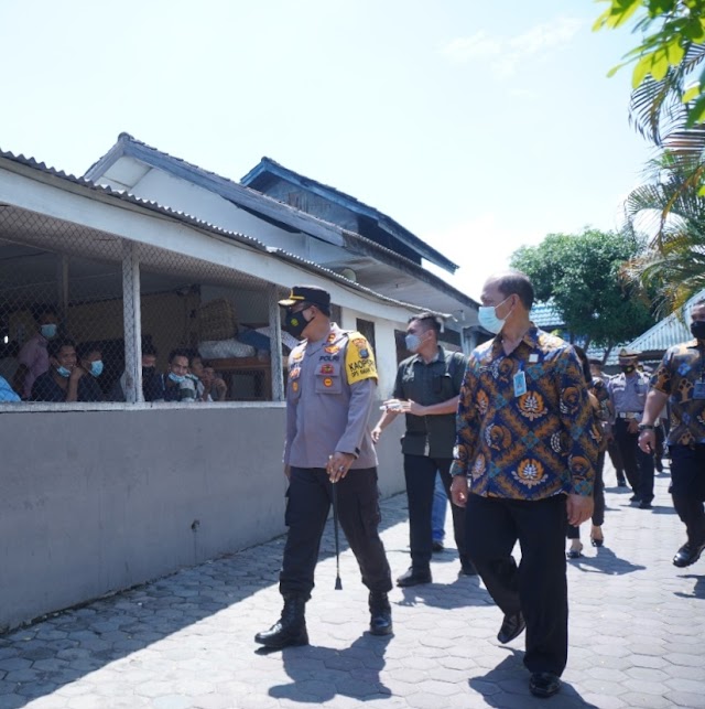 Kapolres Tebing Tinggi Monitoring Vaksinasi Merdeka Bagi WBP Lapas Kelas II-B Tebing Tinggi