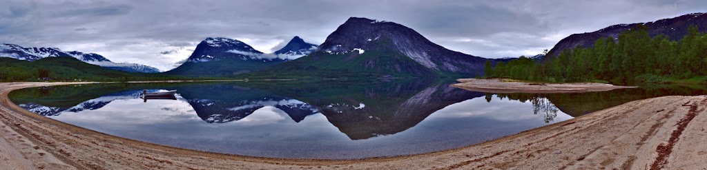 Still_fjord_DSCF2877-87_lores_pan_10_crop2.jpg