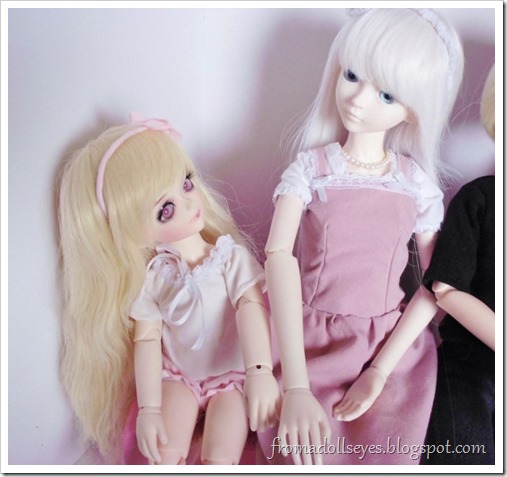 Discussing resin colors in ball jointed dolls and comparing pink resin in different doll companies, like Mystic Kids.