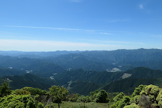 左から総門山・南亦山・犬戻ノ高・迷岳など