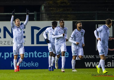 Cercle Brugge viert met vingers naar de hemel: "Het blijft onwezenlijk dat Kenny er niet meer is"