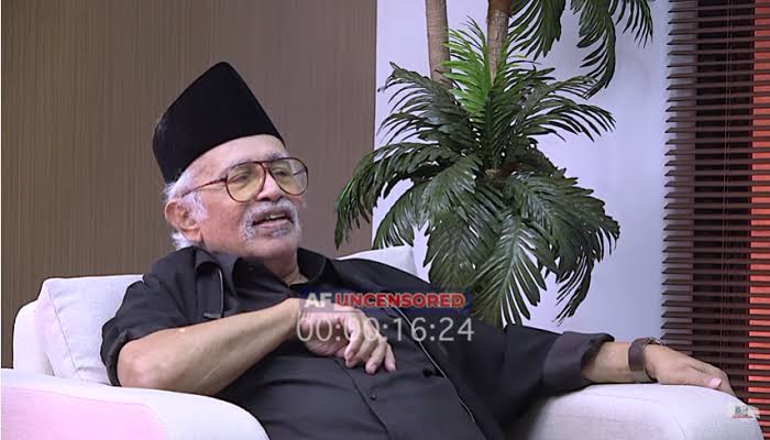 Blak-blakan Singgung Jokowi, Salim Said: Anaknya Cuma Pengalaman Jual Martabak Bisa Jadi Wali Kota Blak-blakan Singgung Jokowi, Salim Said: Anaknya Cuma Pengalaman Jual Martabak Bisa Jadi Wali Kota