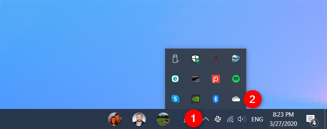 El icono de OneDrive de la lista de la bandeja del sistema